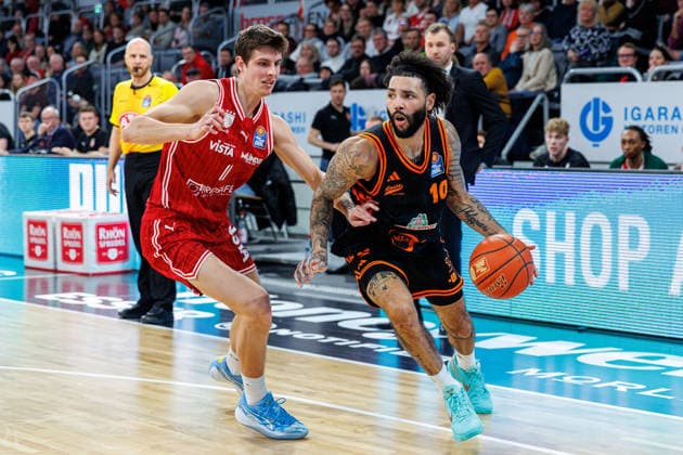 Richard Balint (BMA365 Bamberg Baskets, 11), Tevin Brown (Rasta Vechta, 10), BMA365 Bamberg Baskets vs. Rasta Vechta, Basketball, easyCredit BBL, 2. Spieltag, 28.01.2026 BMA365 Bamberg Baskets vs. Rasta Vechta, Basketball, easyCredit BBL, 2. Spieltag, 28.01.2026 Bamberg Copyright: xEibner-Pressefoto G.xSantemizx EP_EER