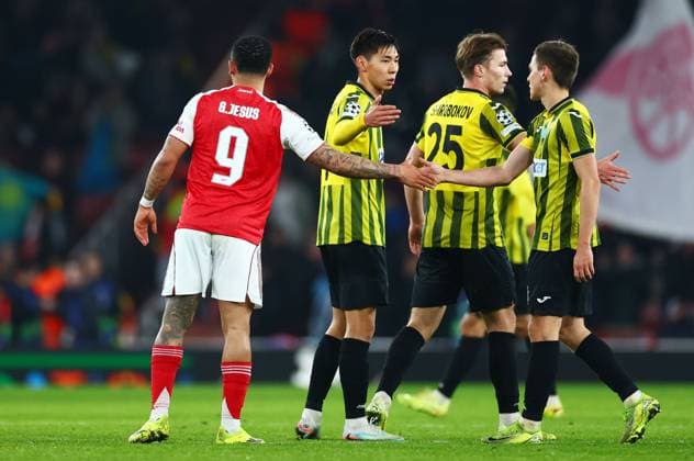 Players shake hands at full time. Arsenal v Kairat Almaty, UEFA Champions League, Group Stage, Football, Emirates Stadium, London, UK - 28 Jan 2026London Emirates Stadium United Kingdom EDITORIAL USE ONLY No use with unauthorised audio, video, data, fixture lists, club league logos or live services. Online in-match use limited to 120 images, no video emulation. No use in betting, games or single club league player publications. Copyright: xJamesxMarsh Shutterstockx 16429471co