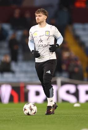 Harvey Elliott of Aston Villa warms up Aston Villa v Red Bull Salzburg, UEFA Europa League, Group Stage, Football, Villa Park, Birmingham, UK - 29 Jan 2026Birmingham Villa Park United Kingdom EDITORIAL USE ONLY No use with unauthorised audio, video, data, fixture lists, club league logos or live services. Online in-match use limited to 120 images, no video emulation. No use in betting, games or single club league player publications. Copyright: xRyanxBrowne Shutterstockx 16445867n