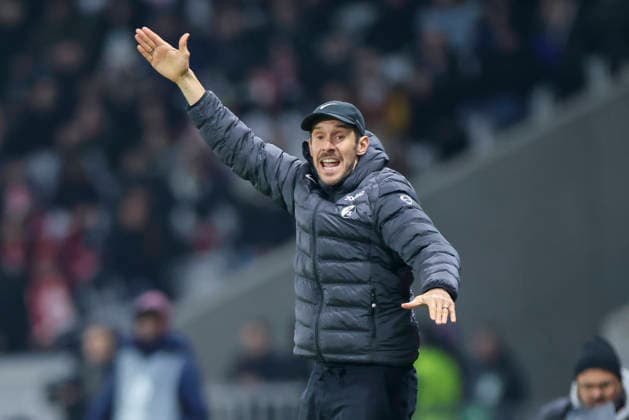 Trainer Julian Schuster (SC Freiburg) gestikuliert, UEFA Europa League 2025 26 League Phase MD8, LOSC Lille v SC Freiburg, Stade Pierre Mauroy am 29. January 2026 in Lille, Frankreich. (Foto von Marco Steinbrenner DeFodi Images) Trainer Julian Schuster (SC Freiburg) gestures, UEFA Europa League 2025 26 League Phase MD8, LOSC Lille v SC Freiburg, Stade Pierre Mauroy, January 29, 2026 in Lille, France. (Photo by Marco Steinbrenner DeFodi Images) -