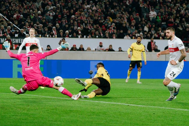 Chris Bedia (Young Boys Bern, 29) vergibt eine Grosschance, GER, VfB Stuttgart vs. Young Boys Bern, Fussball, Europa League, Spieltag 8, Spielzeit 2025 2026, 29.01.2026, GER, VfB Stuttgart vs. Young Boys Bern, Fussball, Europa League, Spieltag 8, Spielzeit 2025 2026, 29.01.2026, Stuttgart Copyright: xEibner-Pressefoto EdwardxCheungx EP_ECG
