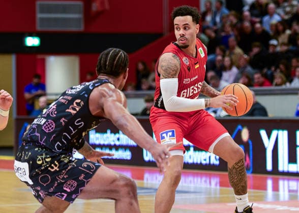 Nicholas Mc Mullen, Daniel Norl 2.Bundesliga Pro A, 20. Spieltag, 46ers, Basketball, Basketball Saison 2025 2026, BBL, Deutschland, Gießen 46ers Uni Baskets Münster, Gießen in rot, Herren, Münster in schwarz