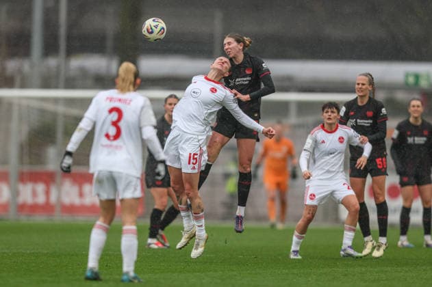 GER, Leverkusen, Bayer Leverkusen vs 1. FC Nürnberg, Google Pixel Frauen Bundesliga, Fussball, DFB, Spielzeit 2025 2026, Ulrich-Haberland-Stadion, 16. Spieltag im Bild v.l.: Oliwia WoÅ› (1. FC Nürnberg Frauen 15), Caroline Kehrer (Bayer Leverkusen 9) DFB DFL REGULATIONS PROHIBIT ANY USE OF PHOTOGRAPHS AS IMAGE SEQUENCES AND OR QUASI-VIDEO, 31.01.2026 Copyright: HMBxMedia HendrikxHamelau