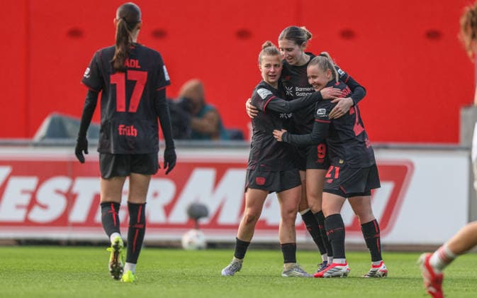 GER, Leverkusen, Bayer Leverkusen vs 1. FC Nürnberg, Google Pixel Frauen Bundesliga, Fussball, DFB, Spielzeit 2025 2026, Ulrich-Haberland-Stadion, 16. Spieltag im Bild: Tor, Jubel und Freude, Emotionen, Eigentor, Vanessa Fudalla (Bayer Leverkusen Frauen 21), 2:0 DFB DFL REGULATIONS PROHIBIT ANY USE OF PHOTOGRAPHS AS IMAGE SEQUENCES AND OR QUASI-VIDEO, 31.01.2026 Copyright: HMBxMedia HendrikxHamelau
