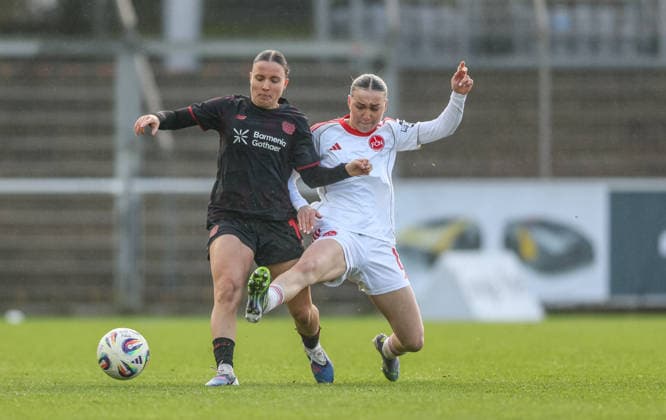 GER, Leverkusen, Bayer Leverkusen vs 1. FC Nürnberg, Google Pixel Frauen Bundesliga, Fussball, DFB, Spielzeit 2025 2026, Ulrich-Haberland-Stadion, 16. Spieltag im Bild v.l.: Julia Mickenhagen (Bayer Leverkusen 18), Lara Meroni (1. FC Nürnberg Frauen 11) DFB DFL REGULATIONS PROHIBIT ANY USE OF PHOTOGRAPHS AS IMAGE SEQUENCES AND OR QUASI-VIDEO, 31.01.2026 Copyright: HMBxMedia HendrikxHamelau