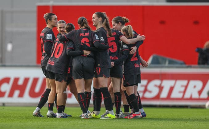 GER, Leverkusen, Bayer Leverkusen vs 1. FC Nürnberg, Google Pixel Frauen Bundesliga, Fussball, DFB, Spielzeit 2025 2026, Ulrich-Haberland-Stadion, 16. Spieltag im Bild: Tor, Jubel und Freude, Emotionen, Eigentor, Vanessa Fudalla (Bayer Leverkusen Frauen 21), 2:0 DFB DFL REGULATIONS PROHIBIT ANY USE OF PHOTOGRAPHS AS IMAGE SEQUENCES AND OR QUASI-VIDEO, 31.01.2026 Copyright: HMBxMedia HendrikxHamelau