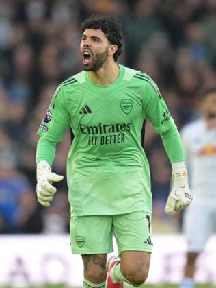 Goalkeeper David Raya of Arsenal celebrates the second goal scored by Goalkeeper Karl Darlow of Leeds United 0-2 Leeds United v Arsenal, Premier League, Football, Elland Road, Leeds, UK - 31 Jan 2026Leeds Elland Road United Kingdom EDITORIAL USE ONLY No use with unauthorised audio, video, data, fixture lists, club league logos or live services. Online in-match use limited to 120 images, no video emulation. No use in betting, games or single club league player publications. Copyright: xGreigxCowie Shutterstockx 16496741al