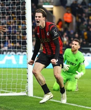 Alex Scott of AFC Bournemouth celebrates scoring their sides second goal Wolverhampton Wanderers v AFC Bournemouth, Premier League, Football, Molineux, Wolverhampton, UK - 31 Jan 2026Wolverhampton Molineux United Kingdom EDITORIAL USE ONLY No use with unauthorised audio, video, data, fixture lists, club league logos or live services. Online in-match use limited to 120 images, no video emulation. No use in betting, games or single club league player publications. Copyright: xMichaelxZemanek Shutterstockx 16496747ac