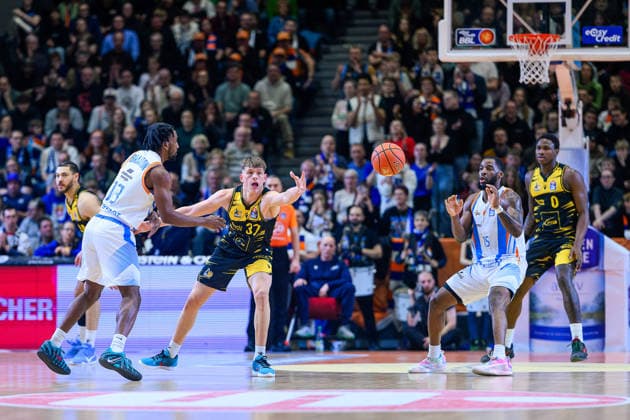 Keith, Braxton (Forward, Science City Jena, 13), Julis, Baumer (Guard, MHP Riesen Ludwigsburg, 37), Naz, Bohannon (Forward, Science City Jena, 15), Babacar, Sane (Forward, MHP Riesen Ludwigsburg, 0) GER, Science City Jena gegen MHP Riesen Ludwigsburg, easyCredit Basketball Bundesliga, 18.Spieltag, Saison 2025 2026, 31.01.2026 GER, Science City Jena gegen MHP Riesen Ludwigsburg, easyCredit Basketball Bundesliga, 18.Spieltag, Saison 2025 2026, 31.01.2026 Jena Copyright: xEibner-Pressefoto MartinxHerbstx EP_MHT