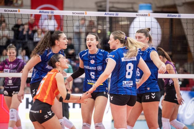 Lydia Grote (Allianz MTV Stuttgart, 05) - Mitte und Team - Freude, Jubel GER, Allianz MTV Stuttgart - Schwarz-Weiss Erfurt, Volleyball Bundesliga, VBL, Spielzeit 2025 2026, 31.01.2026 GER, Allianz MTV Stuttgart - Schwarz-Weiss Erfurt, Volleyball Bundesliga, VBL, Spielzeit 2025 2026, 31.01.2026 Stuttgart Copyright: xSandyxDinkelackerx EP_SDR