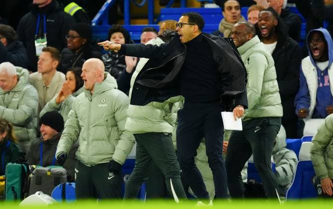Chelsea manager Liam Rosenior celebrates the goal scored by Marc Cucurella which made it 2-2 Chelsea v West Ham United, Premier League, Football, Stamford Bridge, London, UK - 31 Jan 2026London Stamford Bridge United Kingdom EDITORIAL USE ONLY No use with unauthorised audio, video, data, fixture lists, club league logos or live services. Online in-match use limited to 120 images, no video emulation. No use in betting, games or single club league player publications. Copyright: xJavierxGarcia Shutterstockx 16496749ah