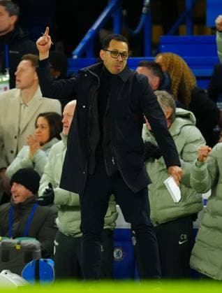 Chelsea manager Liam Rosenior celebrates the goal scored by Marc Cucurella which made it 2-2 Chelsea v West Ham United, Premier League, Football, Stamford Bridge, London, UK - 31 Jan 2026London Stamford Bridge United Kingdom EDITORIAL USE ONLY No use with unauthorised audio, video, data, fixture lists, club league logos or live services. Online in-match use limited to 120 images, no video emulation. No use in betting, games or single club league player publications. Copyright: xJavierxGarcia Shutterstockx 16496749ai