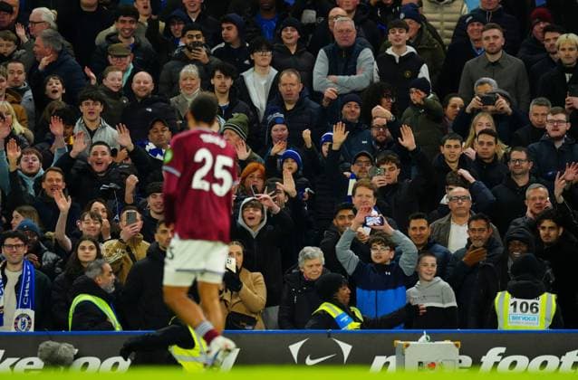 Chelsea fans wave off Jean-Clair Todibo of West Ham United after he was sent off for violent conduct Chelsea v West Ham United, Premier League, Football, Stamford Bridge, London, UK - 31 Jan 2026London Stamford Bridge United Kingdom EDITORIAL USE ONLY No use with unauthorised audio, video, data, fixture lists, club league logos or live services. Online in-match use limited to 120 images, no video emulation. No use in betting, games or single club league player publications. Copyright: xJavierxGarcia Shutterstockx 16496749az