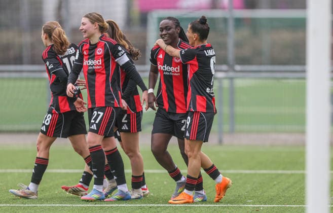 GER, Frankfurt, Eintracht Frankfurt II vs VfR Warbeyen, 2. Frauen Bundesliga, Fussball, DFB, Spielzeit 2025 2026, Stadion am Bretanobad, 15. Spieltag im Bild: Mira Arouna (Eintracht Frankfurt II 28) erzielt das Tor zum 1:0, Jubel, Freude und Emotionen nach dem Tor DFB DFL REGULATIONS PROHIBIT ANY USE OF PHOTOGRAPHS AS IMAGE SEQUENCES AND OR QUASI-VIDEO, 01.02.2026 Copyright: HMBxMedia HendrikxHamelau