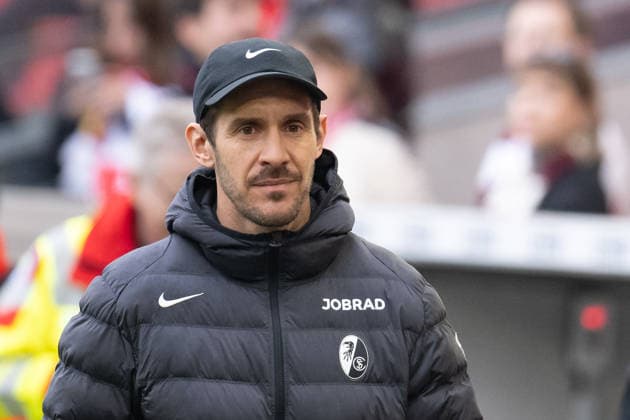 Julian Schuster (SC Freiburg, Trainer, Cheftraner) GER, VfB Stuttgart vs. SC Freiburg, Fussball, Herren, 1. Bundesliga, 20. Spieltag, Spielzeit 2025 2026, 01.02.2026, DFL DFB REGULATIONS PROHIBIT ANY USE OF PHOTOGRAPHS AS IMAGE SEQUENCES AND OR QUASI-VIDEO, GER, VfB Stuttgart vs. SC Freiburg, Fussball, Herren, 1. Bundesliga, 20. Spieltag, Spielzeit 2025 2026, 01.02.2026 Stuttgart Copyright: xEibner-Pressefoto WolfgangxFrankx EP_WFK