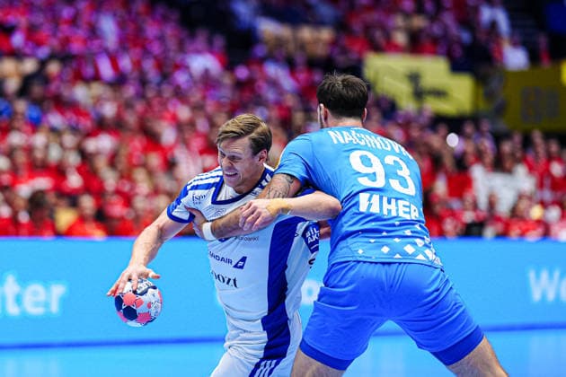 Janus Dadi Smarason (Island, 03), Veron Nacinovic (Kroatien, 93) DEN, Island vs. Kroatien, Handball, EHF Europameisterschaft 2026, Spiel um Platz 3, 01.02.2026 DEN, Island vs. Kroatien, Handball, EHF Europameisterschaft 2026, Spiel um Platz 3, 01.02.2026 Herning Copyright: xEibner-Pressefoto MarcelxvonxFehrnx EP_MFN