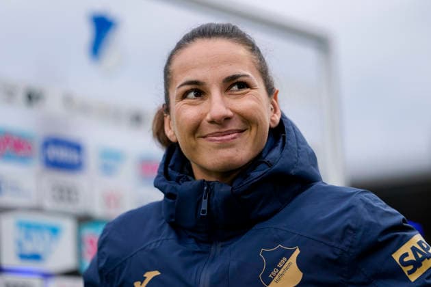 Eva-Maria Virsinger (Cheftrainerin, Trainerin, TSG), Einzelbild, Einzelfoto, Aktion, Action, Freude, freuen, freut sich, freundlich, fröhlich, glücklich, strahlend, optimistisch, 01.02.2026, Sinsheim (Hoffenheim) (Deutschland), Fussball, Google Pixel Frauen-Bundesliga, TSG 1899 Hoffenheim - SV Werder Bremen, DFB DFL REGULATIONS PROHIBIT ANY USE OF PHOTOGRAPHS AS IMAGE SEQUENCES AND OR QUASI-VIDEO.