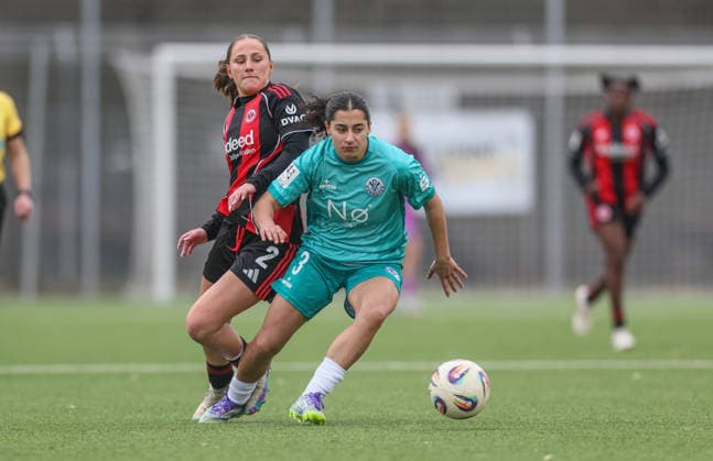GER, Frankfurt, Eintracht Frankfurt II vs VfR Warbeyen, 2. Frauen Bundesliga, Fussball, DFB, Spielzeit 2025 2026, Stadion am Bretanobad, 15. Spieltag im Bild v.l.: Jana Theijs (Eintracht Frankfurt II 2), Ebla Gouriye (VfR Warbeyen 3) DFB DFL REGULATIONS PROHIBIT ANY USE OF PHOTOGRAPHS AS IMAGE SEQUENCES AND OR QUASI-VIDEO, 01.02.2026 Copyright: HMBxMedia HendrikxHamelau