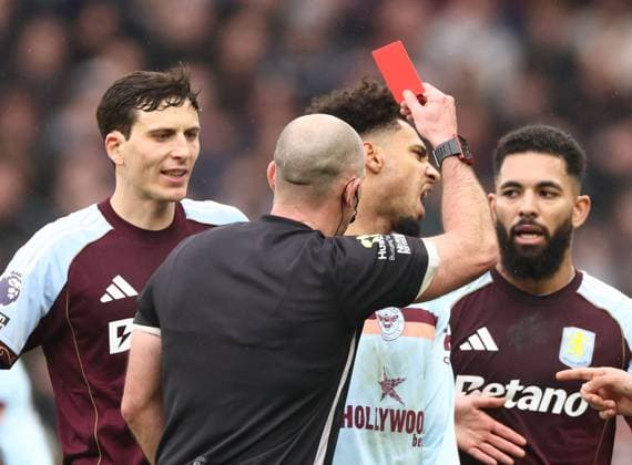Referee Mr Tim Robinson shows Kevin Schade of Brentford a red card. Aston Villa v Brentford, Premier League, Football, Villa Park, Birmingham, UK - 01 Feb 2026Birmingham Villa Park United Kingdom EDITORIAL USE ONLY No use with unauthorised audio, video, data, fixture lists, club league logos or live services. Online in-match use limited to 120 images, no video emulation. No use in betting, games or single club league player publications. Copyright: xRyanxBrowne Shutterstockx 16496858as