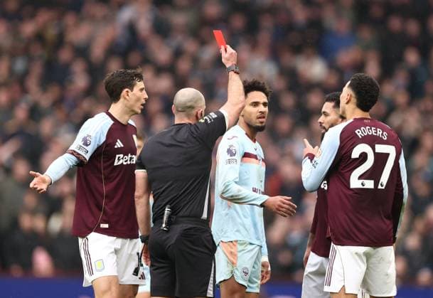 Referee Mr Tim Robinson shows Kevin Schade of Brentford a red card. Aston Villa v Brentford, Premier League, Football, Villa Park, Birmingham, UK - 01 Feb 2026Birmingham Villa Park United Kingdom EDITORIAL USE ONLY No use with unauthorised audio, video, data, fixture lists, club league logos or live services. Online in-match use limited to 120 images, no video emulation. No use in betting, games or single club league player publications. Copyright: xRyanxBrowne Shutterstockx 16496858aq