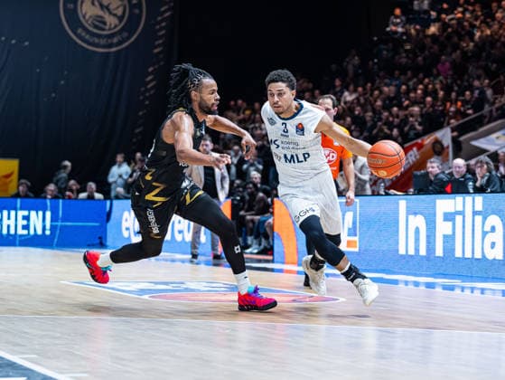 Kevin McClain (MLP Academics Heidelberg, 03) im Zweikampf gegen Chip Flanigan (Basketball Loewen Braunschweig, 30) Basketball Loewen Braunschweig vs. MLP Academics Heidelberg, Basketball, easyCredit Basketball Bundesliga, 18. Spieltag, Saison 2025 2026, 01.02.2026 Basketball Loewen Braunschweig vs. MLP Academics Heidelberg, Basketball, easyCredit Basketball Bundesliga, 18. Spieltag, Saison 2025 2026, 01.02.2026 Braunschweig Copyright: xEibner-Pressefoto DamianxKruczynx EP_DKI