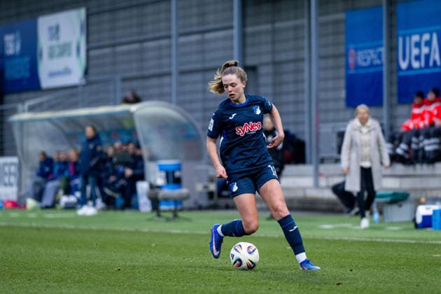 Valesca Ampoorter (TSG Hoffenheim, 18) am Ball, GER, TSG 1899 Hoffenheim vs SV Werder Bremen, Fussball Google Pixel Frauen Bundesliga, 16. Spieltag, Saison 2025 2026, 01.02.2026 DFB regulations prohibit any use of photographs as image sequences and or quasi-video GER, TSG 1899 Hoffenheim vs SV Werder Bremen, Fussball Google Pixel Frauen Bundesliga, 16. Spieltag, Saison 2025 2026, 01.02.2026 Hoffenheim Copyright: xEibner-Pressefoto Memmlerx EP_MMR