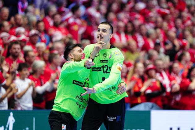 Matej Mandic (Kroatien, 12) provoziert Fans DEN, Island vs. Kroatien, Handball, EHF Europameisterschaft 2026, Spiel um Platz 3, 01.02.2026 DEN, Island vs. Kroatien, Handball, EHF Europameisterschaft 2026, Spiel um Platz 3, 01.02.2026 Herning Copyright: xEibner-Pressefoto MarcelxvonxFehrnx EP_MFN
