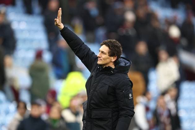 Keith Andrews Manager of Brentford celebrates at full time. Aston Villa v Brentford, Premier League, Football, Villa Park, Birmingham, UK - 01 Feb 2026Birmingham Villa Park United Kingdom EDITORIAL USE ONLY No use with unauthorised audio, video, data, fixture lists, club league logos or live services. Online in-match use limited to 120 images, no video emulation. No use in betting, games or single club league player publications. Copyright: xRyanxBrowne Shutterstockx 16496858ch