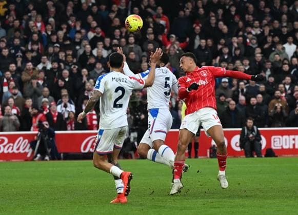 Dan Ndoye of Nottingham Forest has a header on goal Nottingham Forest v Crystal Palace, Premier League, Football, City Ground, Nottingham, UK - 01 Feb 2026Nottingham City Ground United Kingdom EDITORIAL USE ONLY No use with unauthorised audio, video, data, fixture lists, club league logos or live services. Online in-match use limited to 120 images, no video emulation. No use in betting, games or single club league player publications. Copyright: xAnnaxGowthorpe Shutterstockx 16496863ar