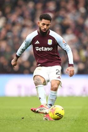 Douglas Luiz of Aston Villa Aston Villa v Brentford, Premier League, Football, Villa Park, Birmingham, UK - 01 Feb 2026Birmingham Villa Park United Kingdom EDITORIAL USE ONLY No use with unauthorised audio, video, data, fixture lists, club league logos or live services. Online in-match use limited to 120 images, no video emulation. No use in betting, games or single club league player publications. Copyright: xRyanxBrowne Shutterstockx 16496858de