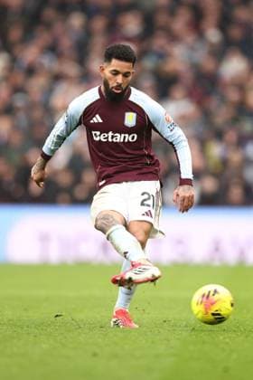Douglas Luiz of Aston Villa Aston Villa v Brentford, Premier League, Football, Villa Park, Birmingham, UK - 01 Feb 2026Birmingham Villa Park United Kingdom EDITORIAL USE ONLY No use with unauthorised audio, video, data, fixture lists, club league logos or live services. Online in-match use limited to 120 images, no video emulation. No use in betting, games or single club league player publications. Copyright: xRyanxBrowne Shutterstockx 16496858dg
