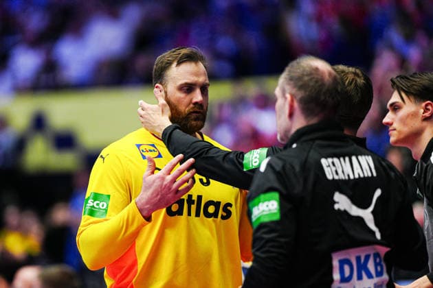 Andreas Wolff (Deutschland, 33) wird getroestet DEN, Daenemark vs. Deutschland, Handball, EHF Europameisterschaft 2026, Finale, 01.02.2026 DEN, Daenemark vs. Deutschland, Handball, EHF Europameisterschaft 2026, Finale, 01.02.2026 Herning Copyright: xEibner-Pressefoto MarcelxvonxFehrnx EP_MFN