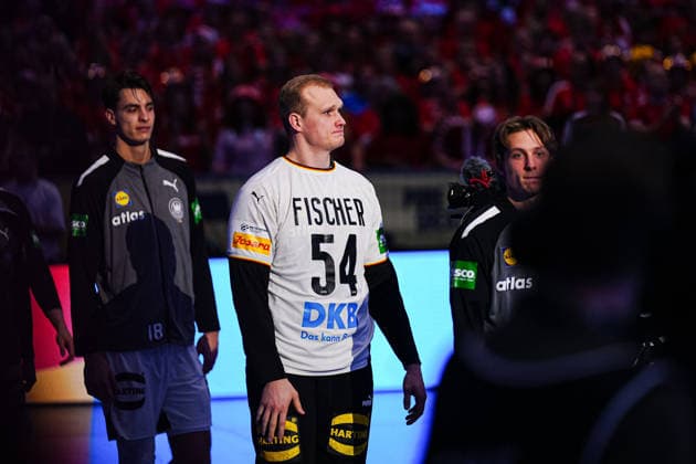 David Spaeth (Deutschland, 01) mit Trikot von Justus Fischer (Deutschland, 54) DEN, Daenemark vs. Deutschland, Handball, EHF Europameisterschaft 2026, Finale, 01.02.2026 DEN, Daenemark vs. Deutschland, Handball, EHF Europameisterschaft 2026, Finale, 01.02.2026 Herning Copyright: xEibner-Pressefoto MarcelxvonxFehrnx EP_MFN