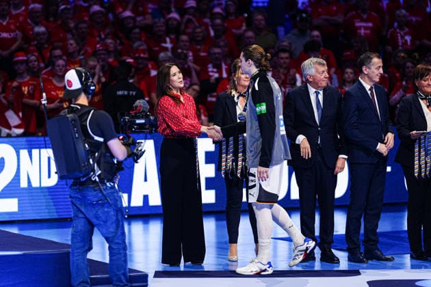 Koenigin Mary von Daenemark uebergibt Medaillen DEN, Daenemark vs. Deutschland, Handball, EHF Europameisterschaft 2026, Finale, 01.02.2026 DEN, Daenemark vs. Deutschland, Handball, EHF Europameisterschaft 2026, Finale, 01.02.2026 Herning Copyright: xEibner-Pressefoto MarcelxvonxFehrnx EP_MFN