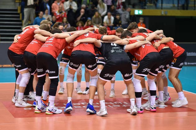 Teamkreis vor dem Spiel TV Rottenburg vs. VC Juniors Frankfurt, Volleyball, 2. Bundesliga Sued, 17. Spieltag, Spiel 5676, Saison 2025 2026, 01.02.2026, TV Rottenburg vs. VC Juniors Frankfurt, Volleyball, 2. Bundesliga Sued, 17. Spieltag, Spiel 5676, Saison 2025 2026, 01.02.2026 Rottenburg Copyright: xEibner-Pressefoto RalphxKunzex EP_RKE
