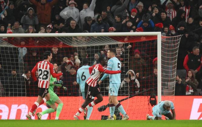 Habib Diarra of Sunderland celebrates scoring their second goal Sunderland v Burnley, Premier League, Football, Stadium of Light, Sunderland, UK - 02 Feb 2026Sunderland Stadium of Light United Kingdom EDITORIAL USE ONLY No use with unauthorised audio, video, data, fixture lists, club league logos or live services. Online in-match use limited to 120 images, no video emulation. No use in betting, games or single club league player publications. Copyright: xRichardxLee Shutterstockx 16499891y