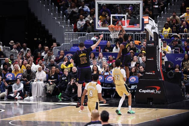 January 30, 2026, Washington, District Of Columbia, USA: BRONNY JAMES 9 of the Los Angeles Lakers dunks the ball during the game against the Washington Wizards at Capital One Arena Washington USA - ZUMAs352 20260130_zsp_s352_005 Copyright: xSabinaxShyshx