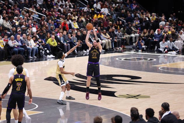 January 30, 2026, Washington, District Of Columbia, USA: LUKA DONCIC 77 of the Los Angeles Lakers shoots a three point basket during the game against the Washington Wizards at Capital One Arena Washington USA - ZUMAs352 20260130_zsp_s352_010 Copyright: xSabinaxShyshx