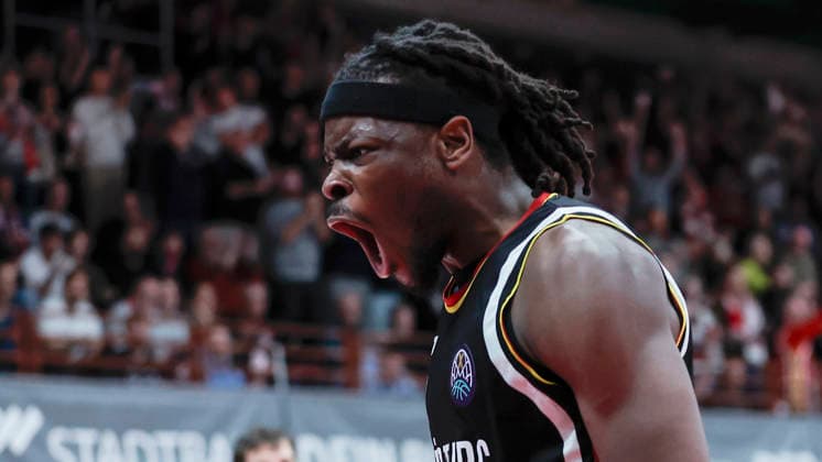 Im Bild: Jubel bei Charles Thompson (Wuerzburg Baskets, 32) 03.02.2026, Fitness First Wuerzburg Baskets vs. Joventut Badalona, Basketball Champions League, Round of 16, Group K, 3. Spieltag, Deutschland, 97072, tectake-Arena Wuerzburg, Copyright: HMBxMedia xJulienxBecker