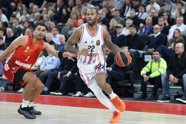 Amath MBaye (Paris Basketball, 22) mit Oscar da Silva (FC Bayern Basketball, 01), GER, FC Bayern Basketball vs. Paris Basketball, Basketball, Euroleague, 26. Spieltag, Saison 2025 2026, 03.02.2026, GER, FC Bayern Basketball vs. Paris Basketball, Basketball, Euroleague, 26. Spieltag, Saison 2025 2026, 03.02.2026 Muenchen Copyright: xEibner-Pressefoto JennixMaulx EP_JML
