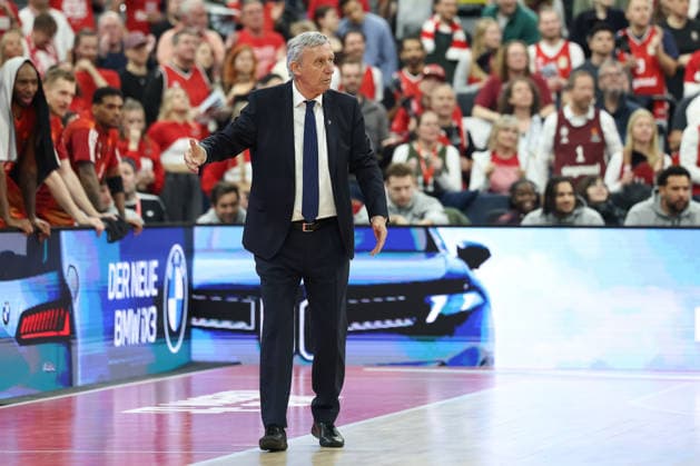 Svetislav Pesic (FC Bayern Basketball, Chef-Trainer) gestikuliert, GER, FC Bayern Basketball vs. Paris Basketball, Basketball, Euroleague, 26. Spieltag, Saison 2025 2026, 03.02.2026, GER, FC Bayern Basketball vs. Paris Basketball, Basketball, Euroleague, 26. Spieltag, Saison 2025 2026, 03.02.2026 Muenchen Copyright: xEibner-Pressefoto JennixMaulx EP_JML