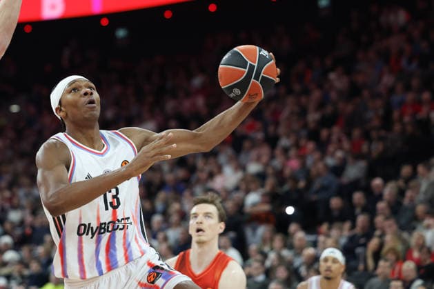 Allan Dokossi (Paris Basketball, 13) mit Ball, GER, FC Bayern Basketball vs. Paris Basketball, Basketball, Euroleague, 26. Spieltag, Saison 2025 2026, 03.02.2026, GER, FC Bayern Basketball vs. Paris Basketball, Basketball, Euroleague, 26. Spieltag, Saison 2025 2026, 03.02.2026 Muenchen Copyright: xEibner-Pressefoto JennixMaulx EP_JML