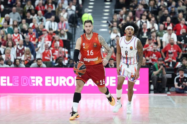Stefan Jovic (FC Bayern Basketball, 16) mit Jared Rhoden (Paris Basketball, 08), GER, FC Bayern Basketball vs. Paris Basketball, Basketball, Euroleague, 26. Spieltag, Saison 2025 2026, 03.02.2026, GER, FC Bayern Basketball vs. Paris Basketball, Basketball, Euroleague, 26. Spieltag, Saison 2025 2026, 03.02.2026 Muenchen Copyright: xEibner-Pressefoto JennixMaulx EP_JML