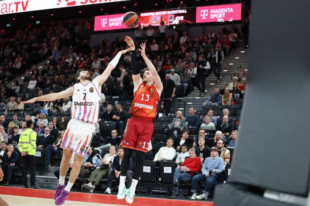 Andreas Obst (FC Bayern Basketball, 13) mit Sebastian Herrera (Paris Basketball, 07), GER, FC Bayern Basketball vs. Paris Basketball, Basketball, Euroleague, 26. Spieltag, Saison 2025 2026, 03.02.2026, GER, FC Bayern Basketball vs. Paris Basketball, Basketball, Euroleague, 26. Spieltag, Saison 2025 2026, 03.02.2026 Muenchen Copyright: xEibner-Pressefoto JennixMaulx EP_JML