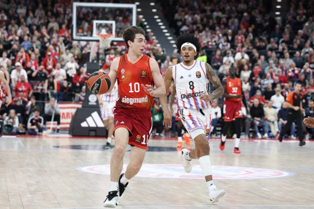 Justinian Jessup (FC Bayern Basketball, 10) mit Jared Rhoden (Paris Basketball, 08), GER, FC Bayern Basketball vs. Paris Basketball, Basketball, Euroleague, 26. Spieltag, Saison 2025 2026, 03.02.2026, GER, FC Bayern Basketball vs. Paris Basketball, Basketball, Euroleague, 26. Spieltag, Saison 2025 2026, 03.02.2026 Muenchen Copyright: xEibner-Pressefoto JennixMaulx EP_JML
