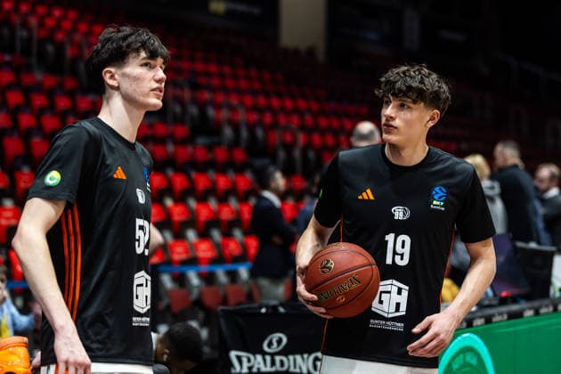GER, BKT EuroCup, Saison 2025 2026, Niners Chemnitz - Dolomiti Energia Trento. 04.02.2026, Messe, Chemnitz, GER, BKT EuroCup, Saison 2025 2026, Niners Chemnitz - Dolomiti Energia Trento. Christopher Wahren (Niners Chemnitz, 52), Alfons Millatz (Niners Chemnitz, 19) Foto Alexander Trienitz Chemnitz Messe Sachsen Deutschland