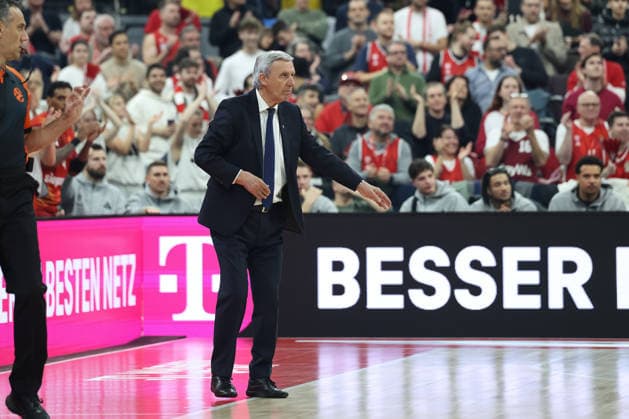 Svetislav Pesic (FC Bayern Basketball, Chef-Trainer) gestikuliert, GER, FC Bayern Basketball vs. AS Monaco, Basketball, Euroleague, 27. Spieltag, Saison 2025 2026, 05.02.2026, GER, FC Bayern Basketball vs. AS Monaco, Basketball, Euroleague, 27. Spieltag, Saison 2025 2026, 05.02.2026 Muenchen Copyright: xEibner-Pressefoto JennixMaulx EP_JML