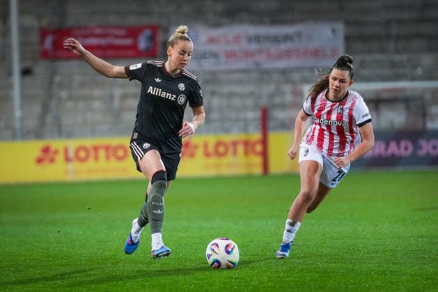 Fussball, Google Pixel Frauen-Bundesliga, 17 .Spieltag, 2025 2026, SC Freiburg vs. FC Bayern München, 06.02.2026, Dreisamstadion, Freiburg,:GIULIA GWINN FC Bayern München, 7) Leela Egli (SC Freiburg, Frauen 20) Freiburg Dreisamstadion Baden-Württemberg Deutschland Copyright: xFINLEYxMÖRCHx