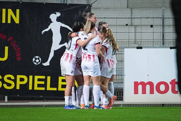 Fussball, Google Pixel Frauen-Bundesliga, 17 .Spieltag, 2025 2026, SC Freiburg vs. FC Bayern München, 06.02.2026, Dreisamstadion, Freiburg,: Lisa Kolb (SC Freiburg, Frauen 22) Tor, Torjubel, Freiburg Dreisamstadion Baden-Württemberg Deutschland Copyright: xFINLEYxMÖRCHx