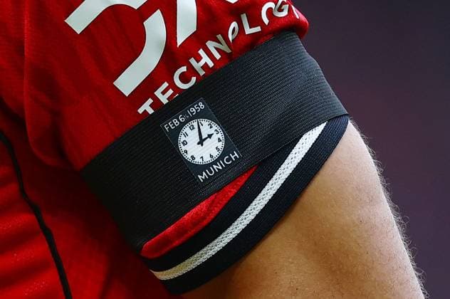 The Munich Remembrance arm band is worn during the game Manchester United, ManU v Tottenham Hotspur, Premier League, Football, Old Trafford, Manchester, UK - 07 Feb 2026Manchester Old Trafford United Kingdom EDITORIAL USE ONLY No use with unauthorised audio, video, data, fixture lists, club league logos or live services. Online in-match use limited to 120 images, no video emulation. No use in betting, games or single club league player publications. Copyright: xMattxWest Shutterstockx 16524093ad
